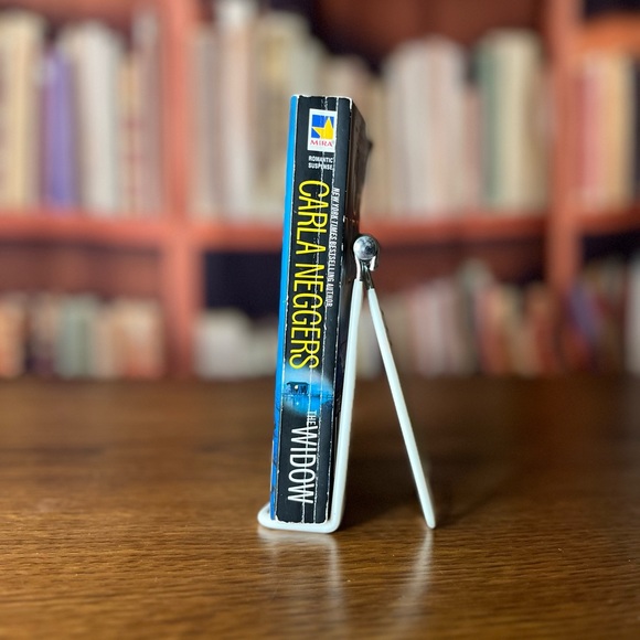 The Widow by Carla Neggers ISBN: 0778325164 - Picture 3 of 12